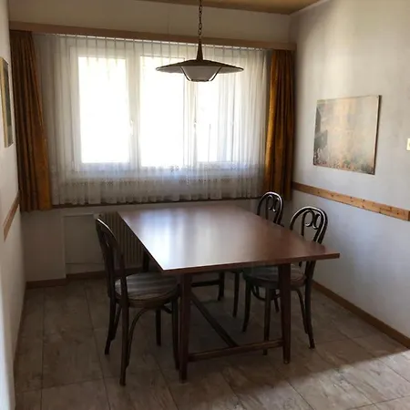 Grosszuegige Ferienwohnung Fuer 4 Personen *