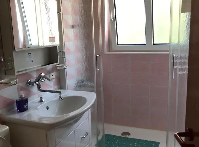 Grosszuegige Ferienwohnung Fuer 4 Personen Appartamento