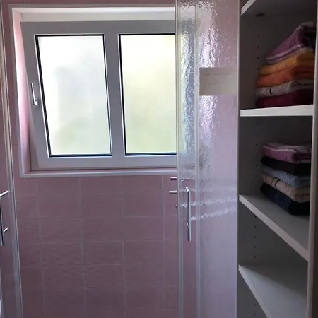 Apartamento Grosszuegige Ferienwohnung Fuer 4 Personen