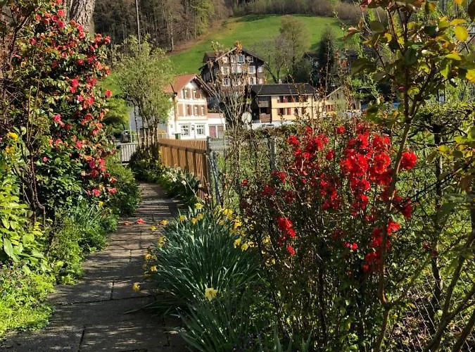 Grosszuegige Ferienwohnung Fuer 4 Personen
